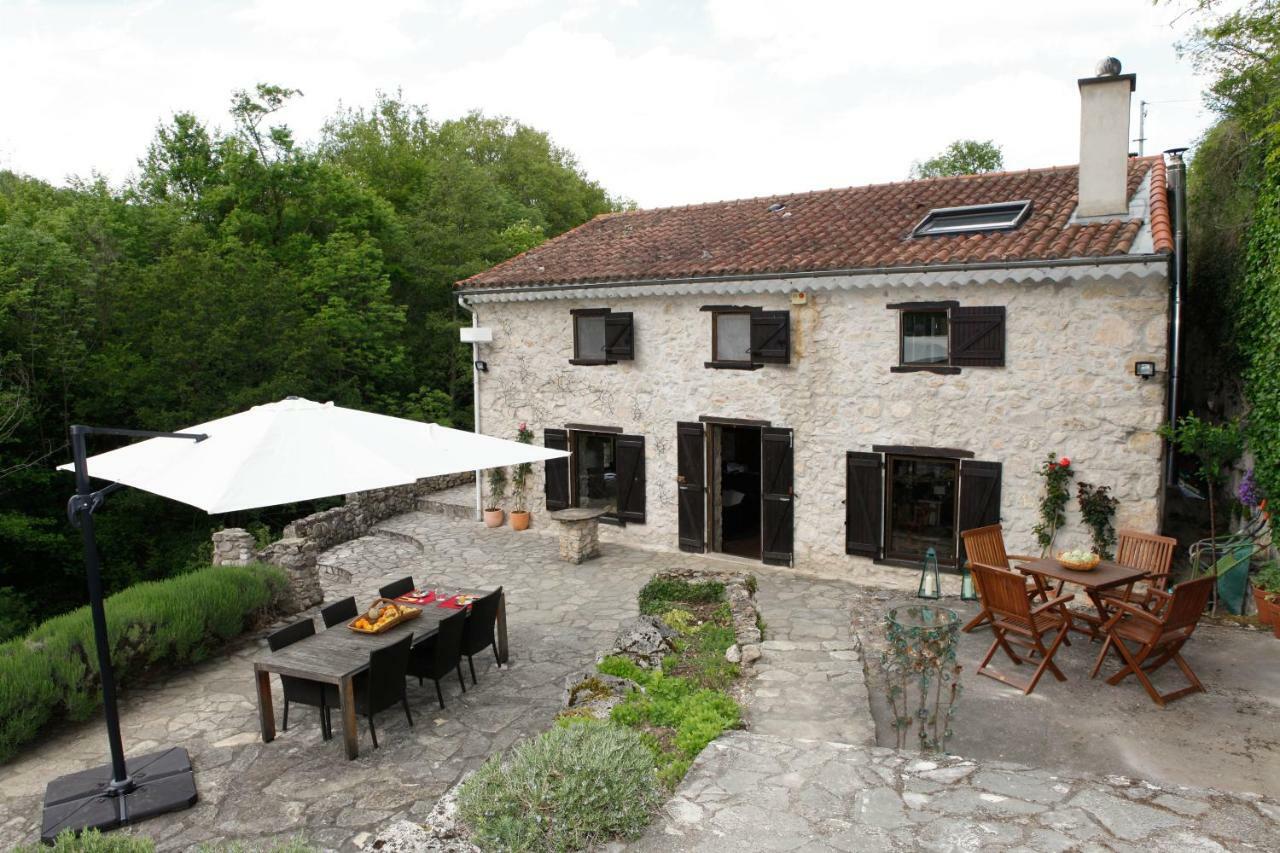 ピュイヴェール Moulin D'Entre Les Roches Bed & Breakfast エクステリア 写真